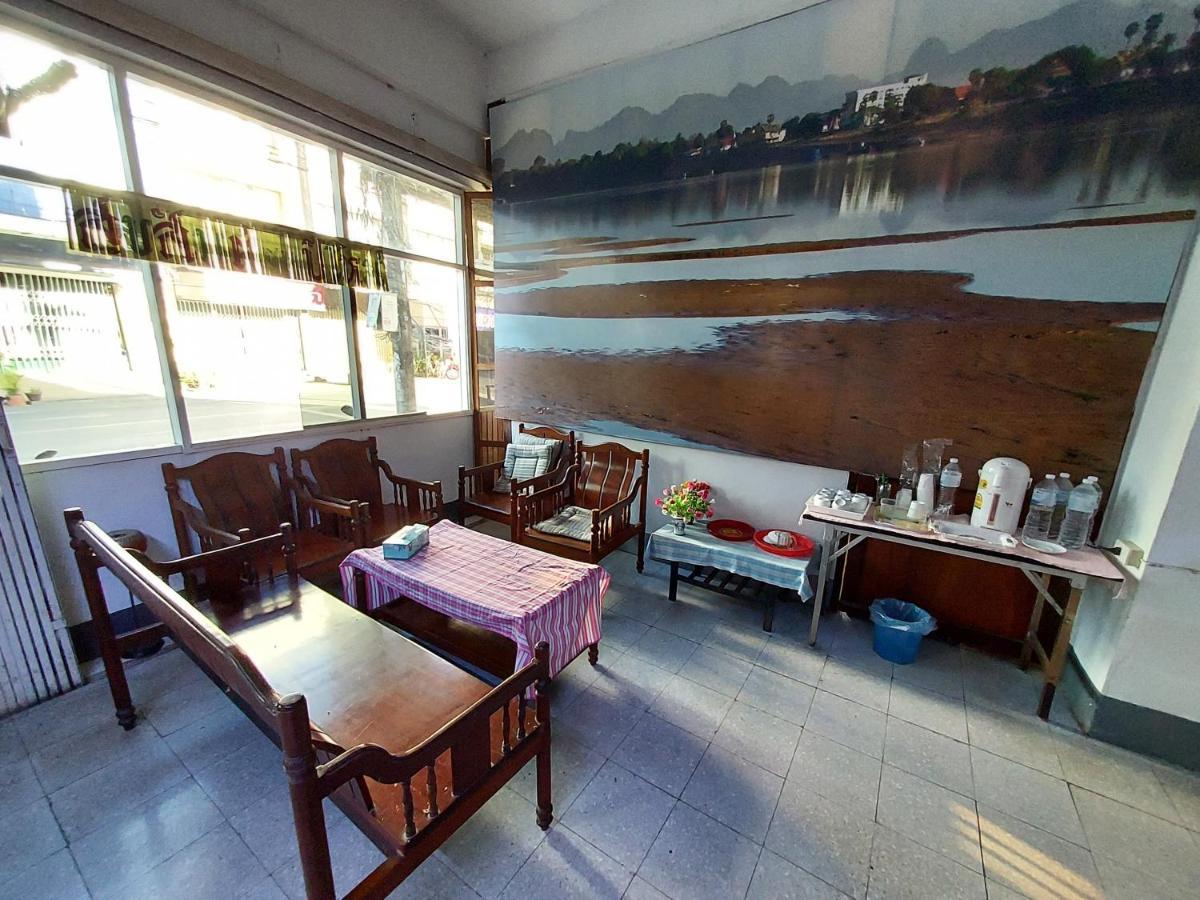 Grand Hotel Nakhon Phanom Buitenkant foto